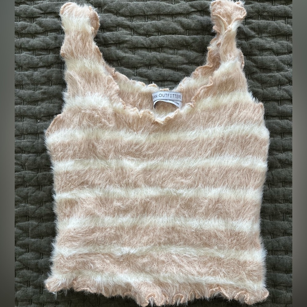 Fuzzy pink and white crop tank